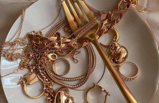 The Art of Adornment: A Dive into the Intricate Craftsmanship of Sri Namohita Jewels