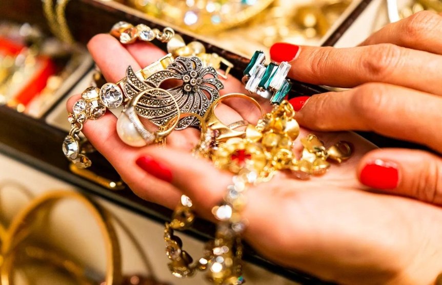 Behind the Sparkle: Discovering the Stories and Inspirations Behind Our Exclusive Jewelry Designs